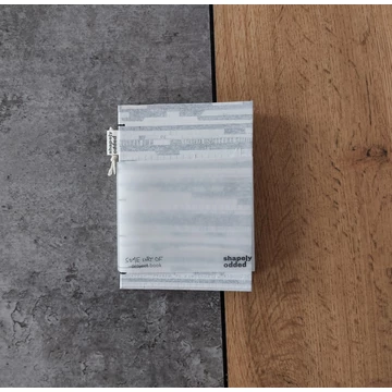 Shapely Odded jegyzetfüzet, csíkos, szürke-fehér