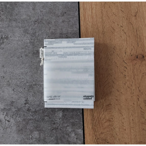 Shapely Odded jegyzetfüzet, csíkos, szürke-fehér